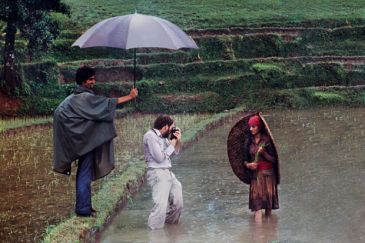Behind Steve McCurry’s photography challenge in “Untold: The Stories behind the photography”